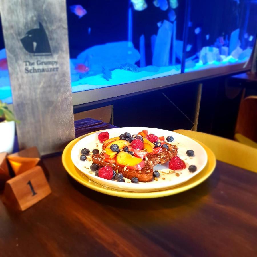إيردري The Sleeping Dog Room At The Grumpy Schnauzer Bnb Huge Room, Luxe Suite, Private Hot Tub, Breakfast, Gym, Games Room, Farm Stay, Amazing المظهر الخارجي الصورة